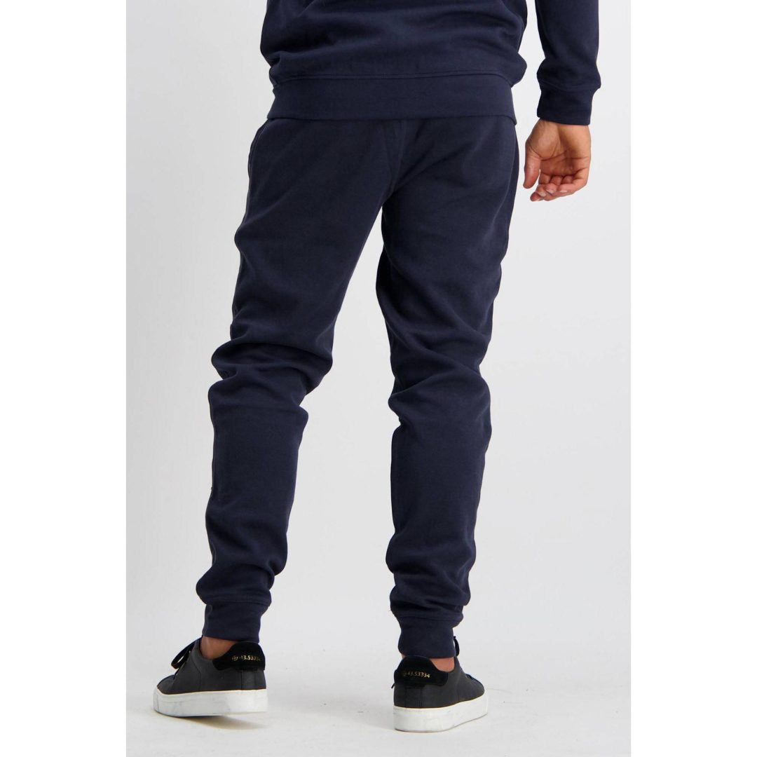 achterkant donkerblauwe joggingbroek van cars jeans by bearzfoot